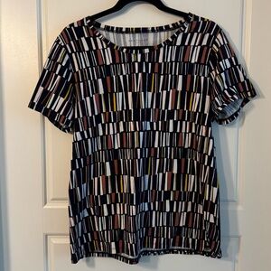 Ann Taylor Black and White Geometric Short Sleeve Top
